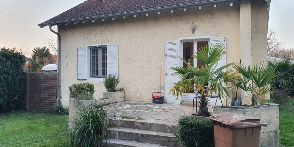maison à PAU (64000)