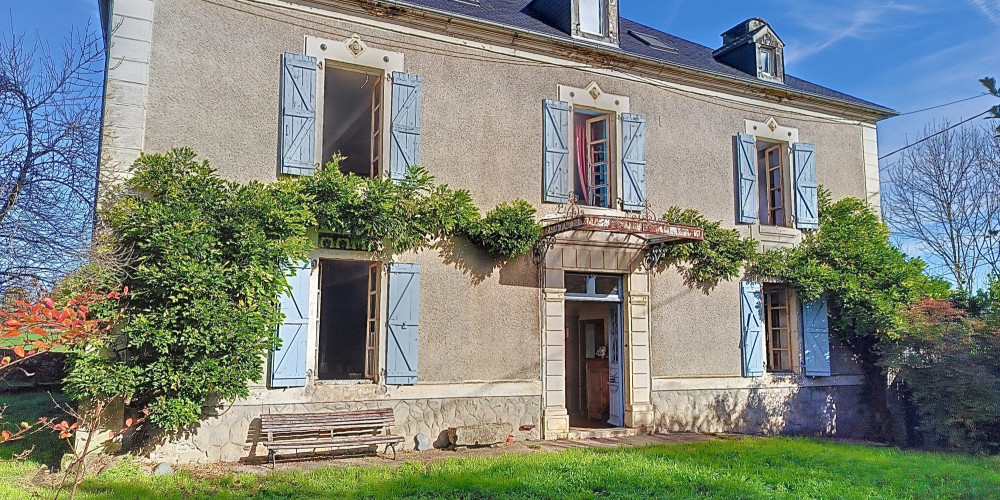 maison à NAY (64800)