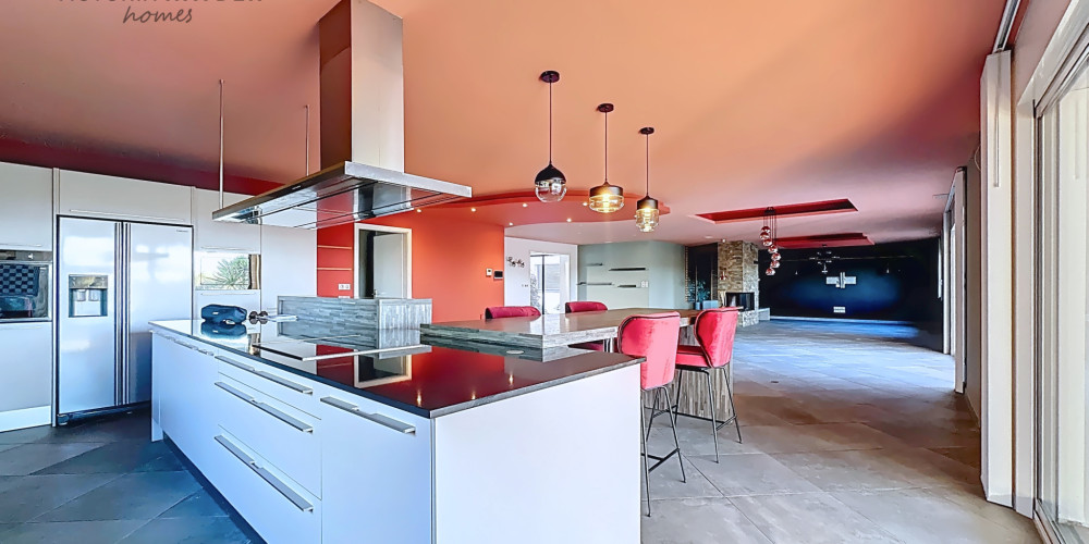 maison à PAU (64000)