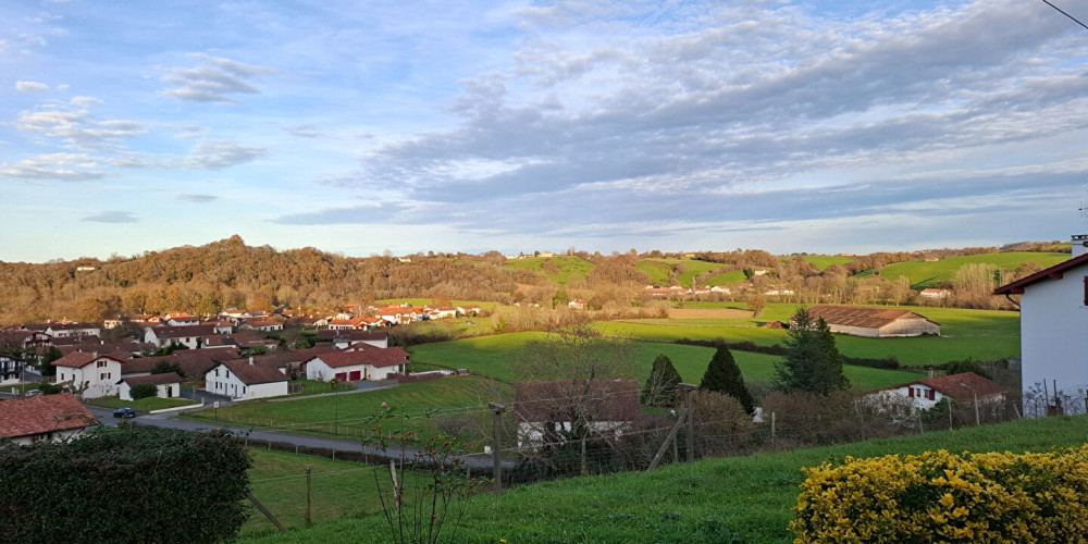 maison à ST PEE SUR NIVELLE (64310)