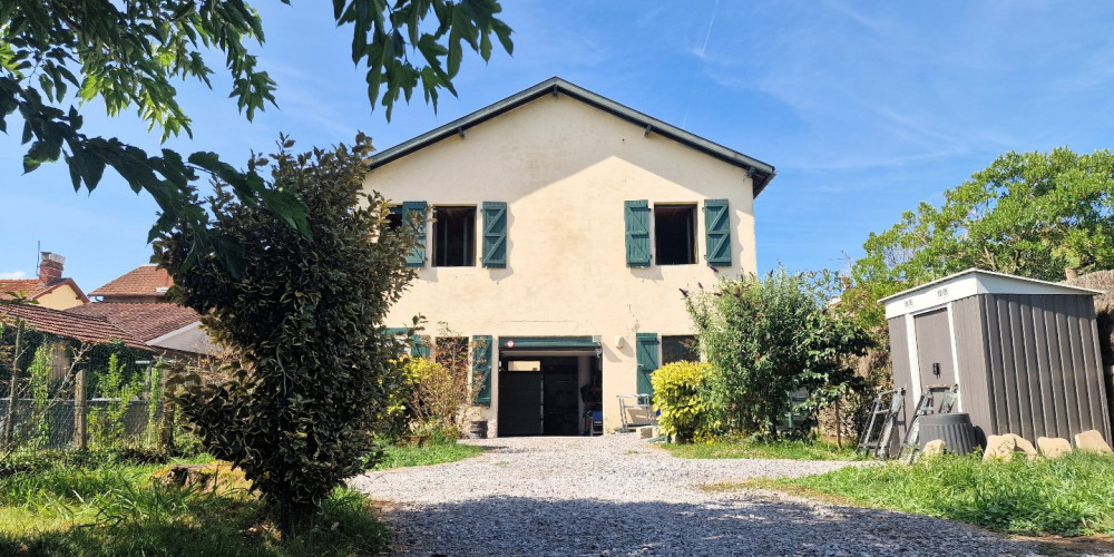 maison à PUYOO (64270)
