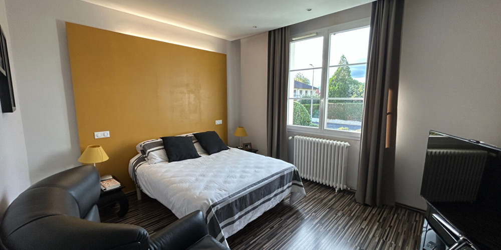 maison à PAU (64000)