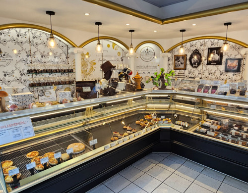 local commercial  PAU