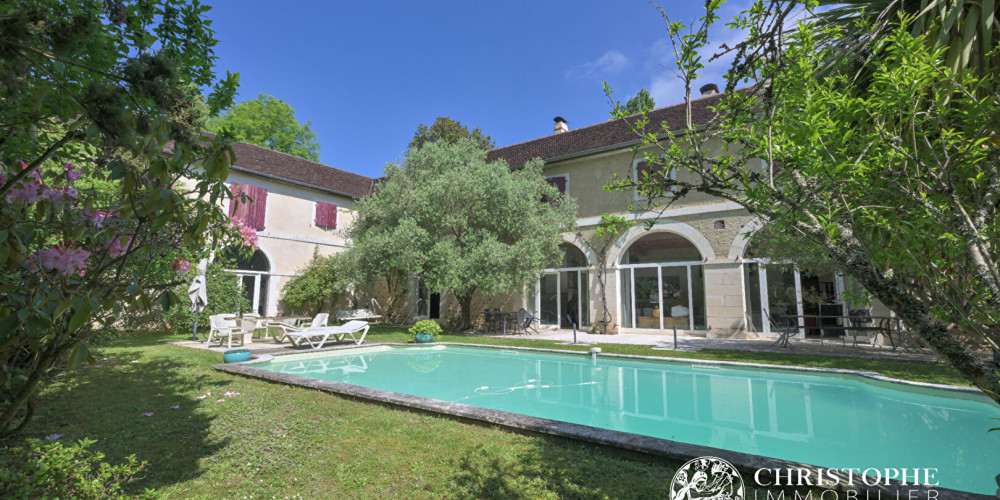 maison à PAU (64000)
