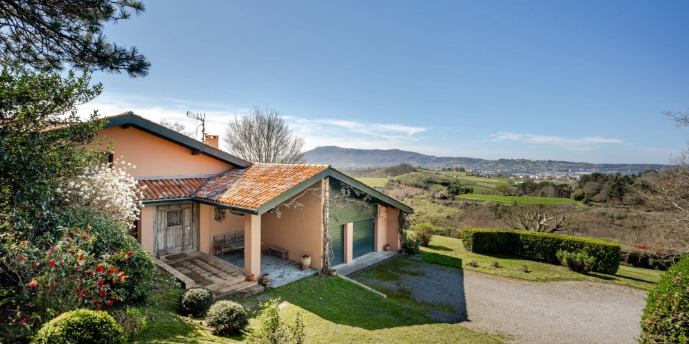 maison à URRUGNE (64122)