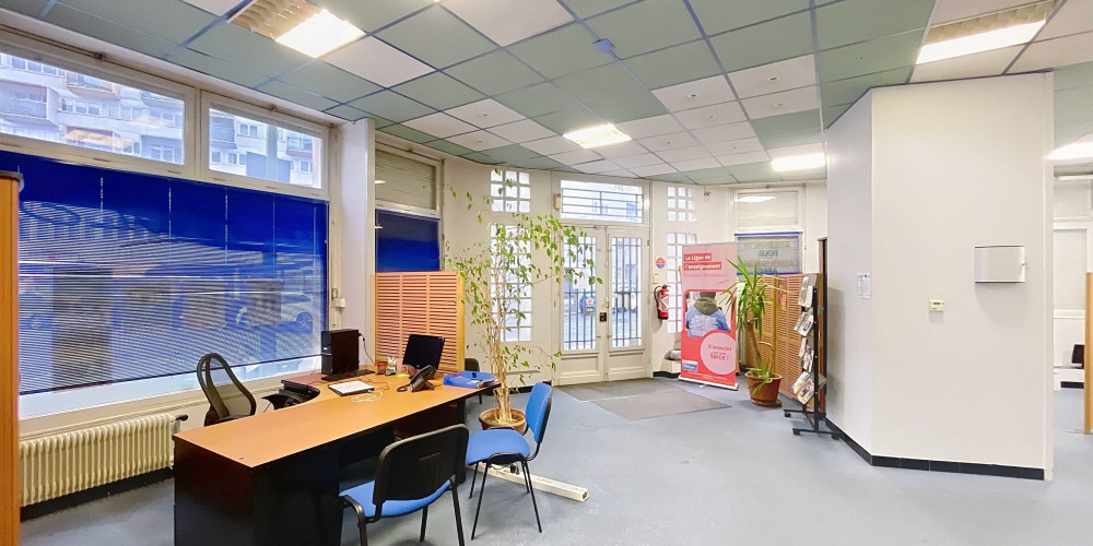 local commercial à PAU (64000)