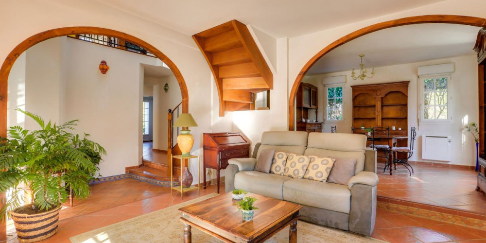 maison à ST PEE SUR NIVELLE (64310)