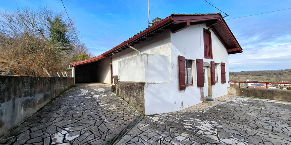 maison à ST PEE SUR NIVELLE (64310)