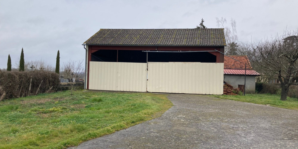 local commercial à GARLIN (64330)