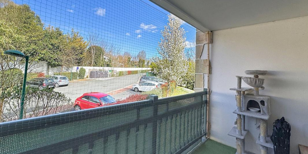 appartement à BASSUSSARRY (64200)