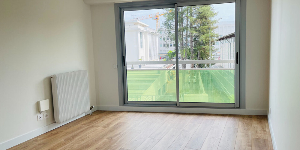 appartement à PAU (64000)