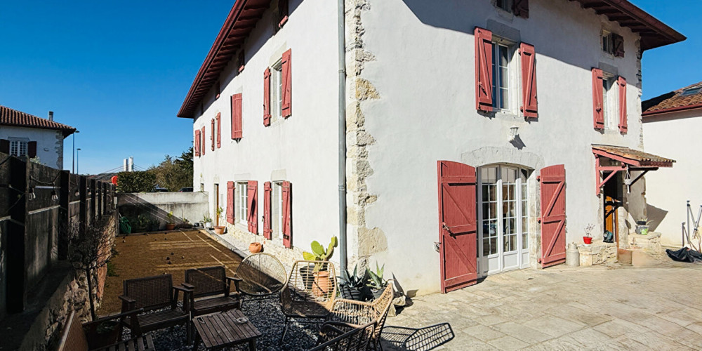 maison à URT (64240)
