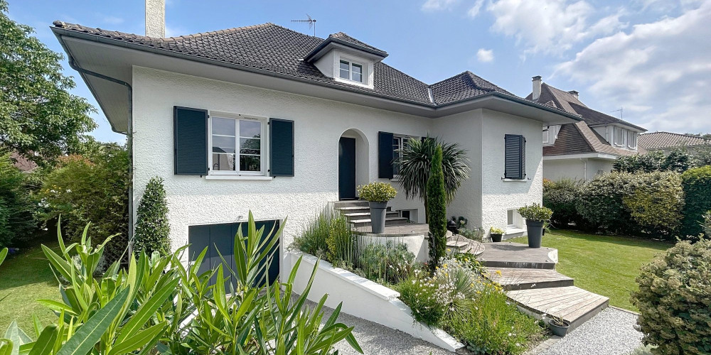 maison à PAU (64000)