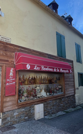 Local commercial  ST LARY SOULAN