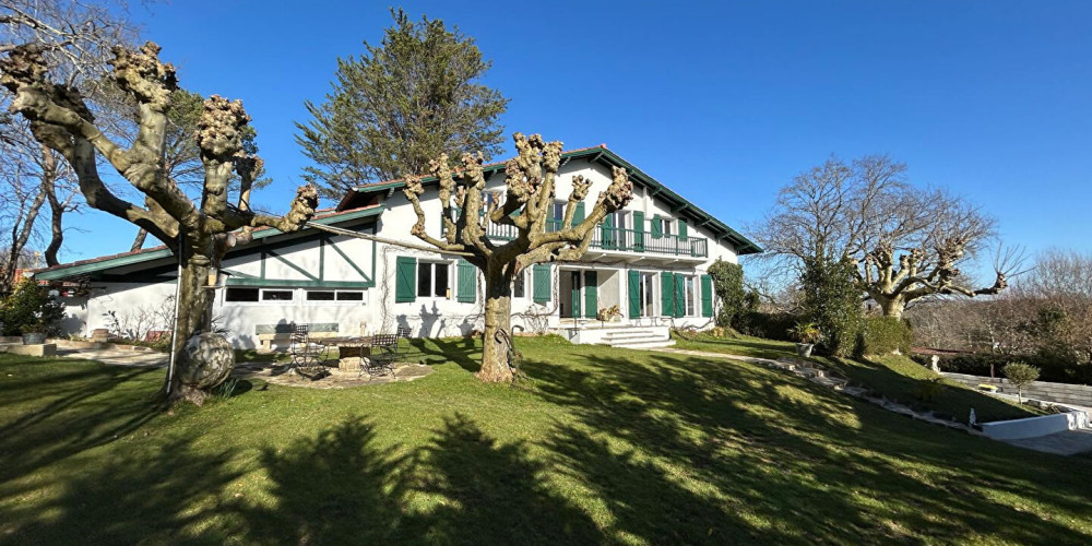 maison à BASSUSSARRY (64200)