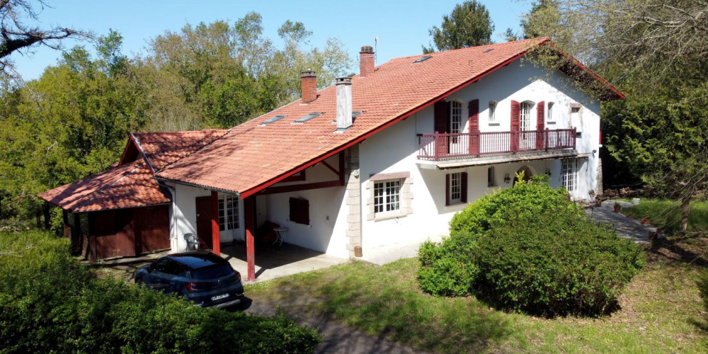 maison à ST PEE SUR NIVELLE (64310)