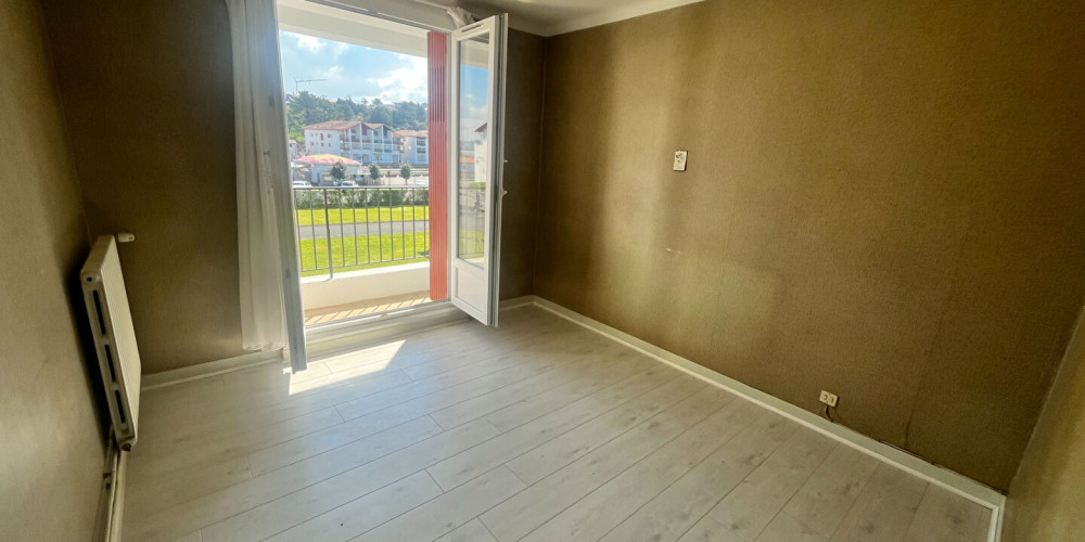 appartement à URRUGNE (64122)