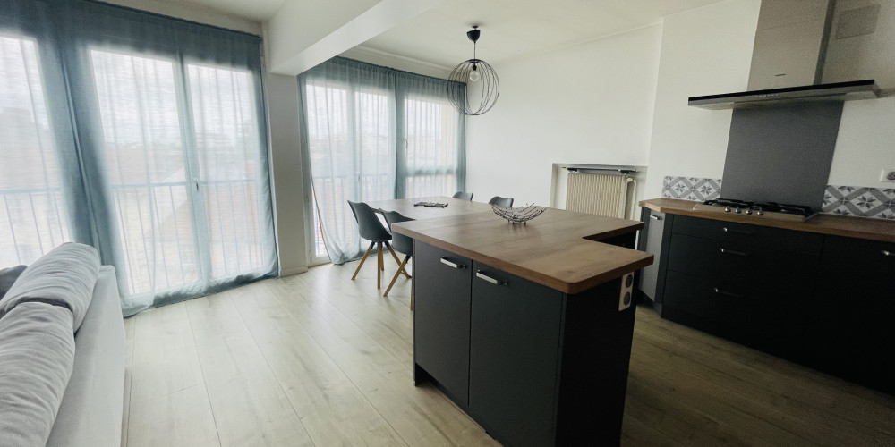 appartement à PAU (64000)