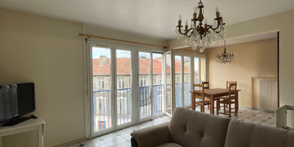 appartement à PAU (64000)