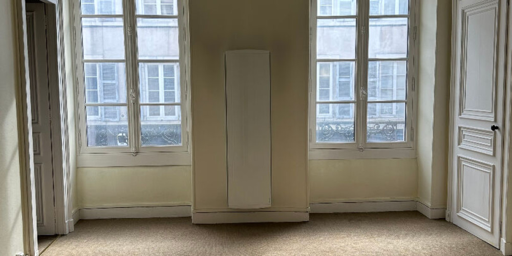 local commercial à PAU (64000)