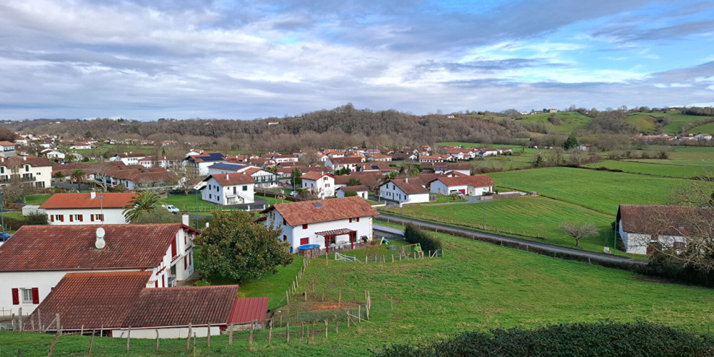 maison à ST PEE SUR NIVELLE (64310)