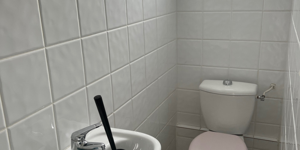 local commercial à UHART CIZE (64220)