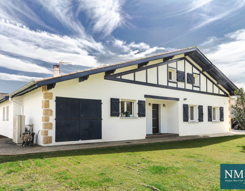 maison  URCUIT