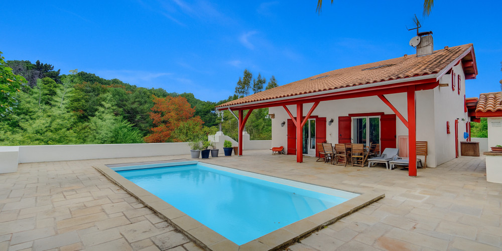 maison à URRUGNE (64122)