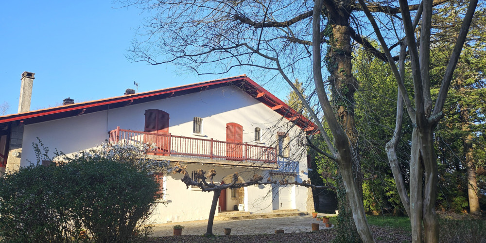 maison à ST PEE SUR NIVELLE (64310)