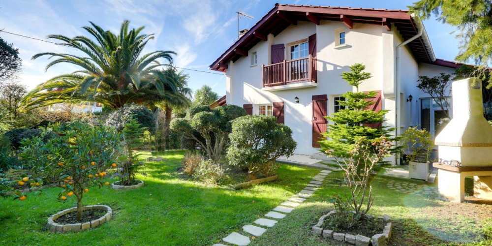 maison à ST PEE SUR NIVELLE (64310)