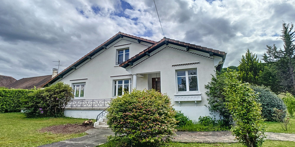maison à PAU (64000)
