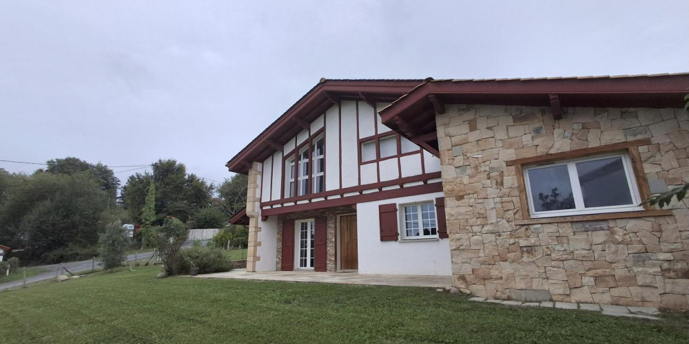 maison à URRUGNE (64122)