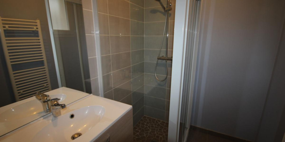 appartement à ARTIGUELOUVE (64230)