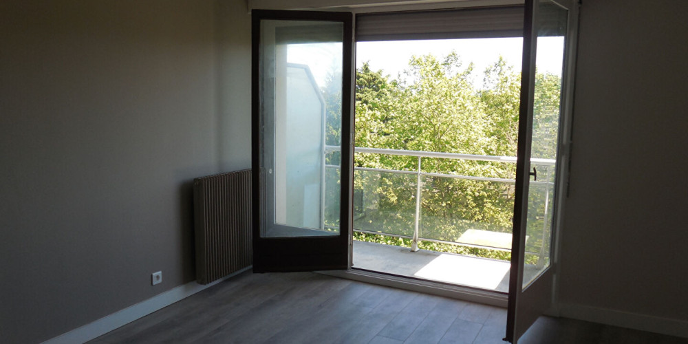 appartement à PAU (64000)
