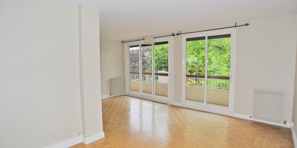 appartement à PAU (64000)