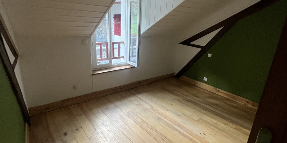 appartement à ST ETIENNE DE BAIGORRY (64430)