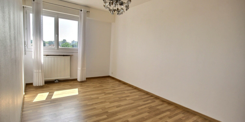 appartement à PAU (64000)