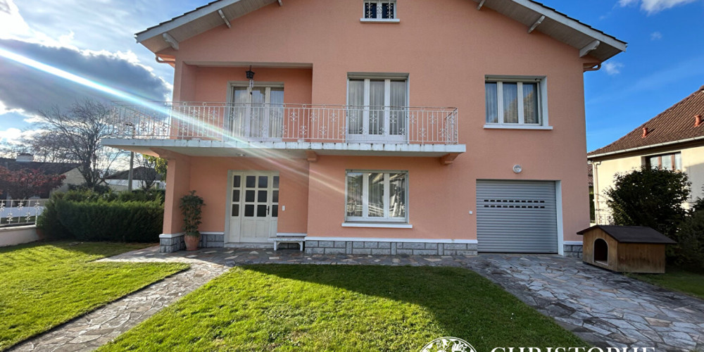 maison à PAU (64000)