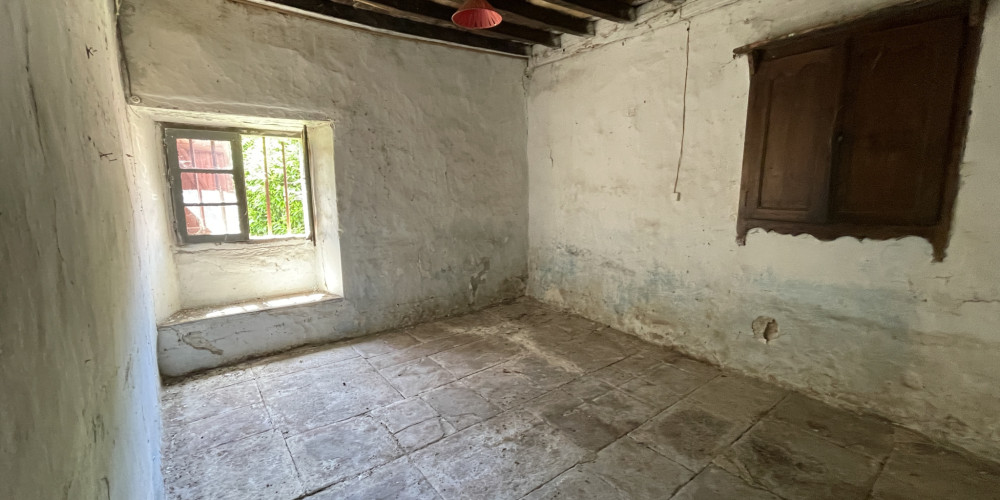 maison à AHAXE ALCIETTE BASCASSAN (64220)