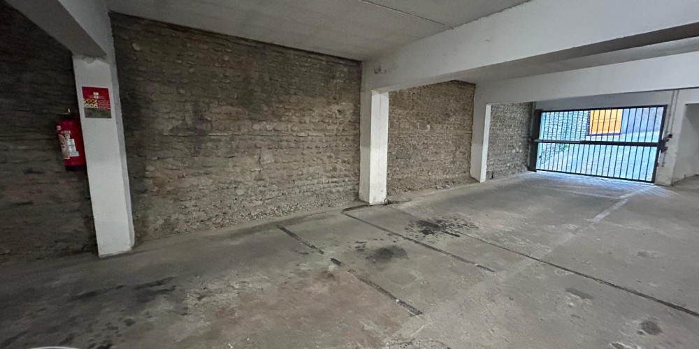 parking à PAU (64000)