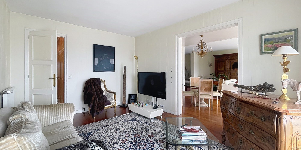 appartement à PAU (64000)