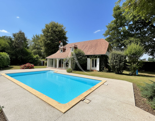 maison  LESCAR