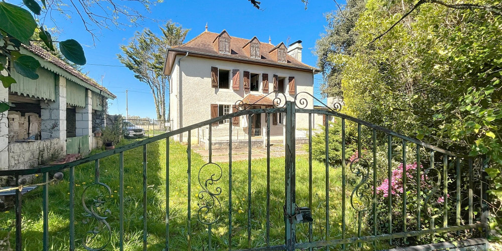 maison à THEZE (64450)