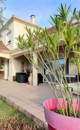 Maison  SERRES CASTET