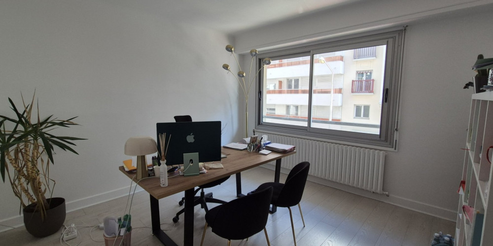 local commercial à BAYONNE (64100)