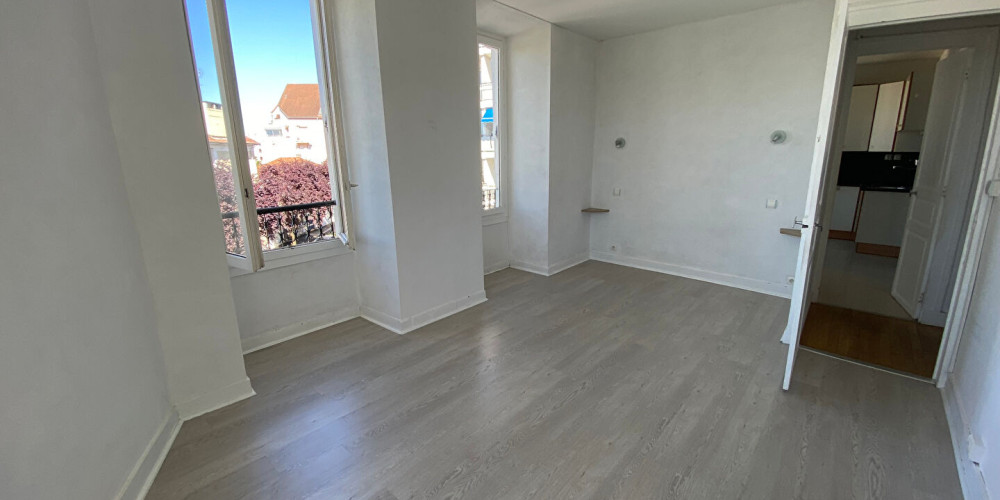 appartement à PAU (64000)