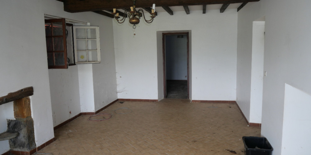 maison à MEHARIN (64120)