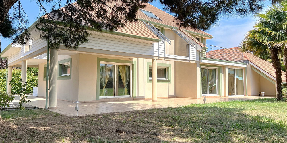 maison à LONS (64140)