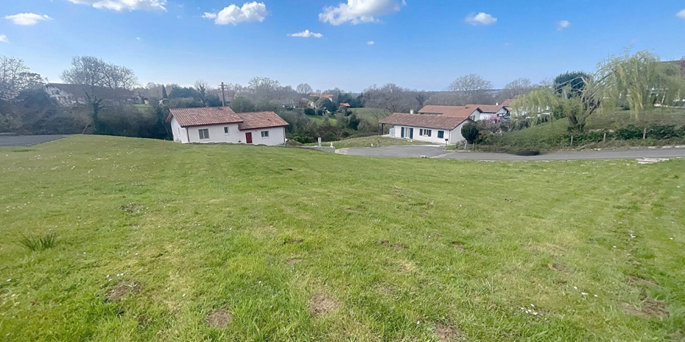 terrain à URCUIT (64990)