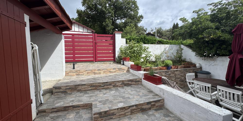 appartement à ST PEE SUR NIVELLE (64310)